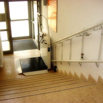 Plattformlifte für gerade Treppen