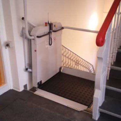 Plattformlifte für gerade Treppen